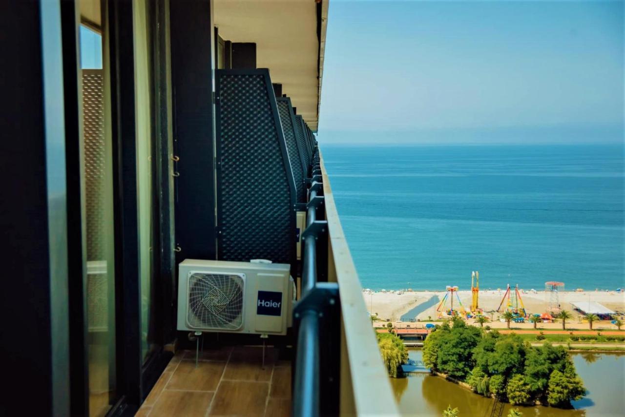 Orbi City Sea View - Special Category Aparthotel Batumi Esterno foto