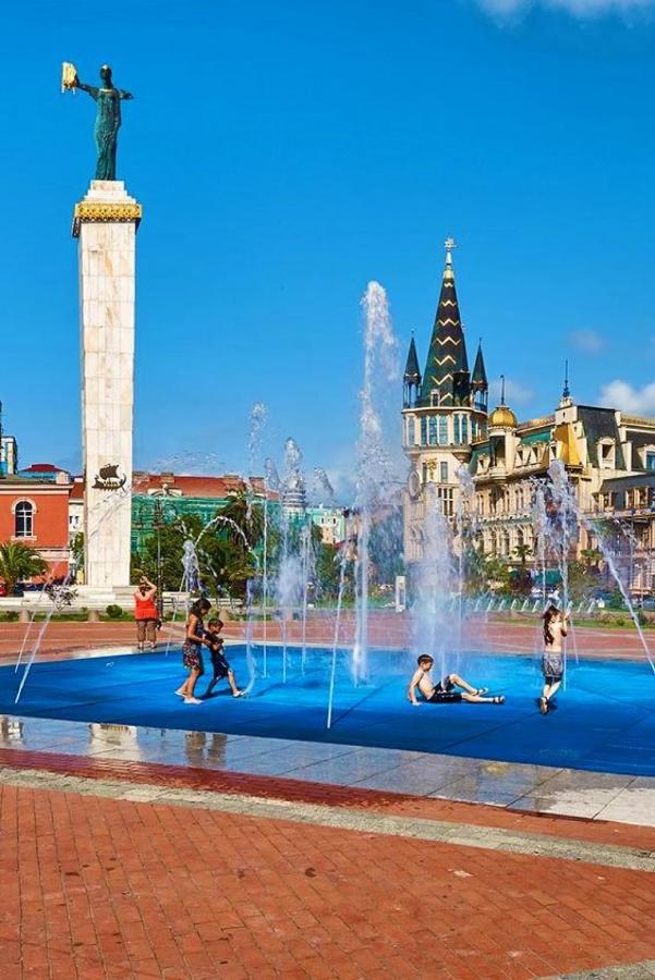 Orbi City Sea View - Special Category Aparthotel Batumi Esterno foto