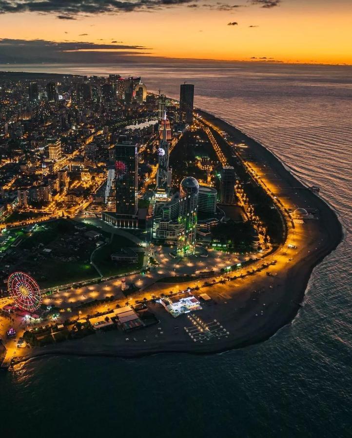 Orbi City Sea View - Special Category Aparthotel Batumi Esterno foto