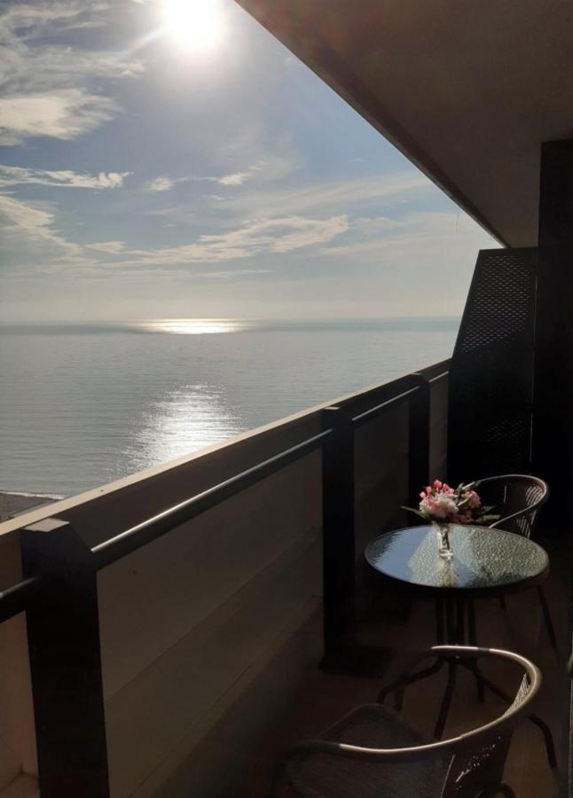 Orbi City Sea View - Special Category Aparthotel Batumi Esterno foto