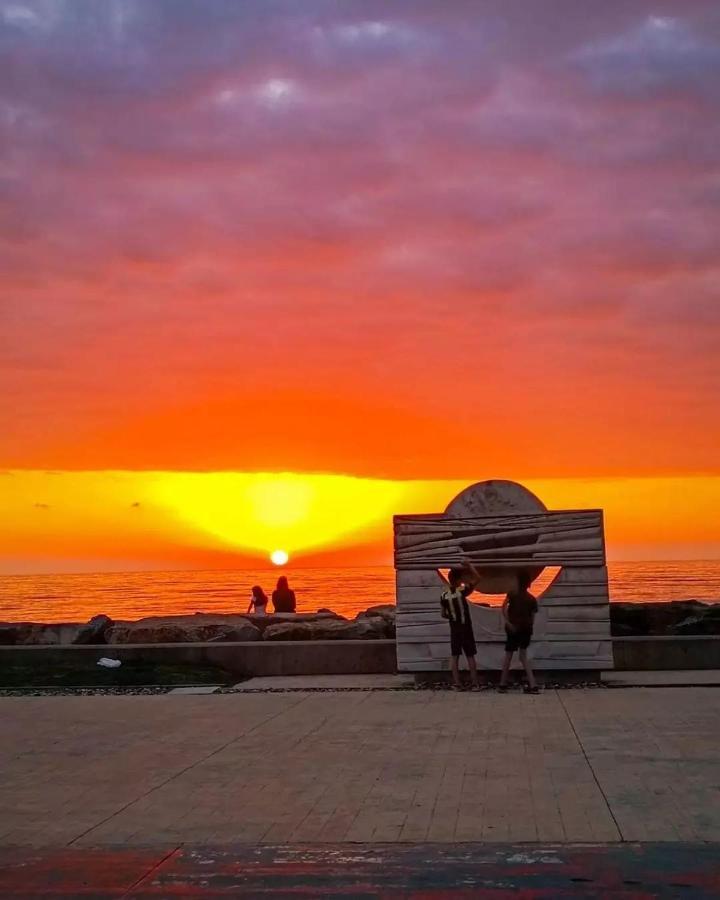 Orbi City Sea View - Special Category Aparthotel Batumi Esterno foto